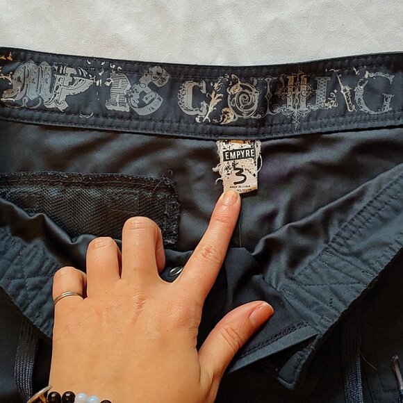 Empyre Shorts - Picture 3 of 3